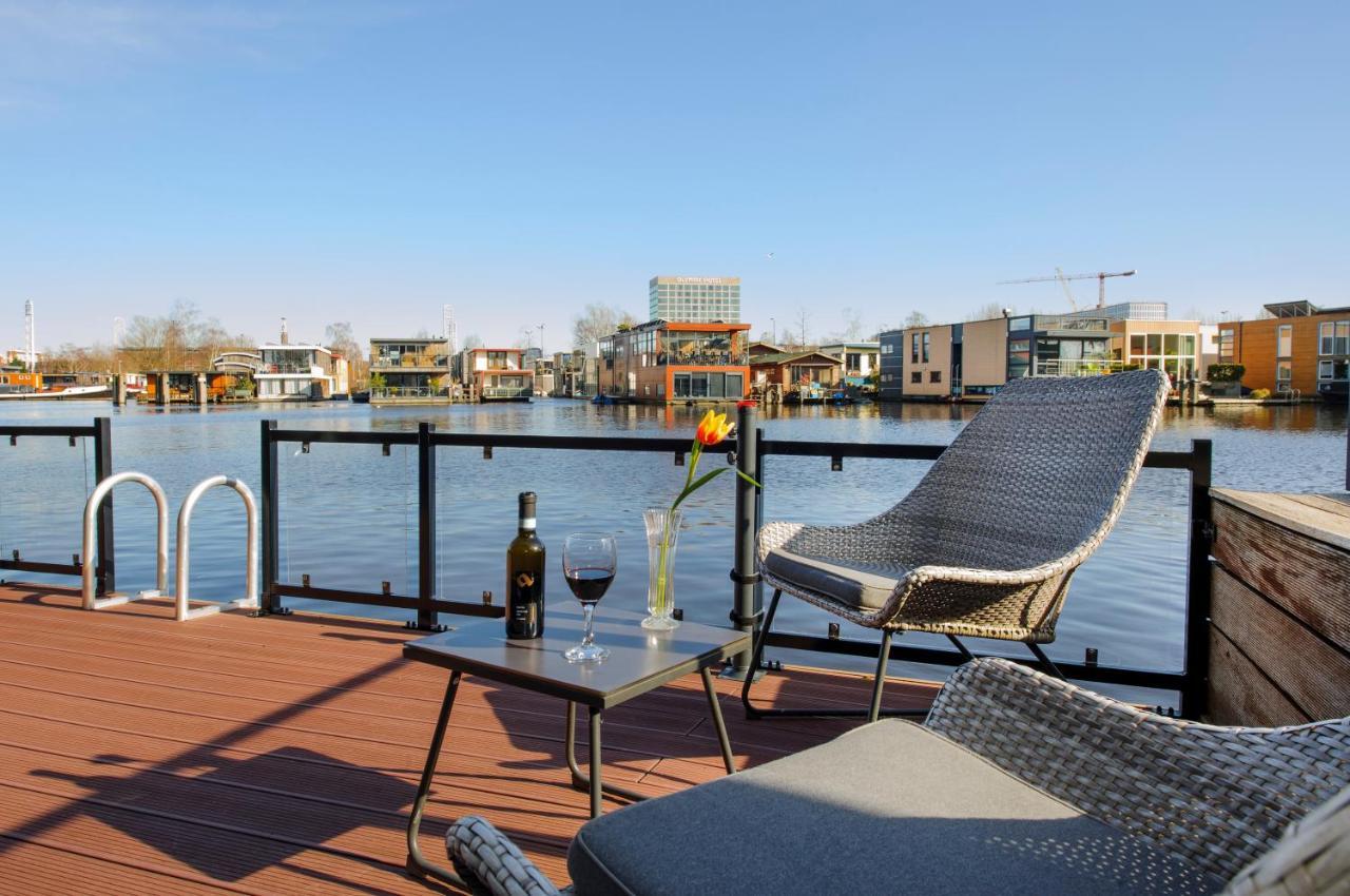 Houseboat Studio With Canalview And Free Bikes Amszterdam Kültér fotó