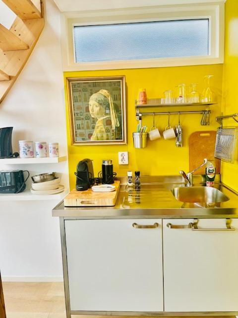 Houseboat Studio With Canalview And Free Bikes Amszterdam Kültér fotó